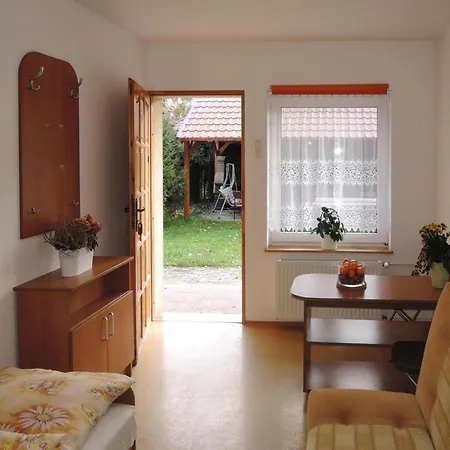 Lovely In For 20 Persons *